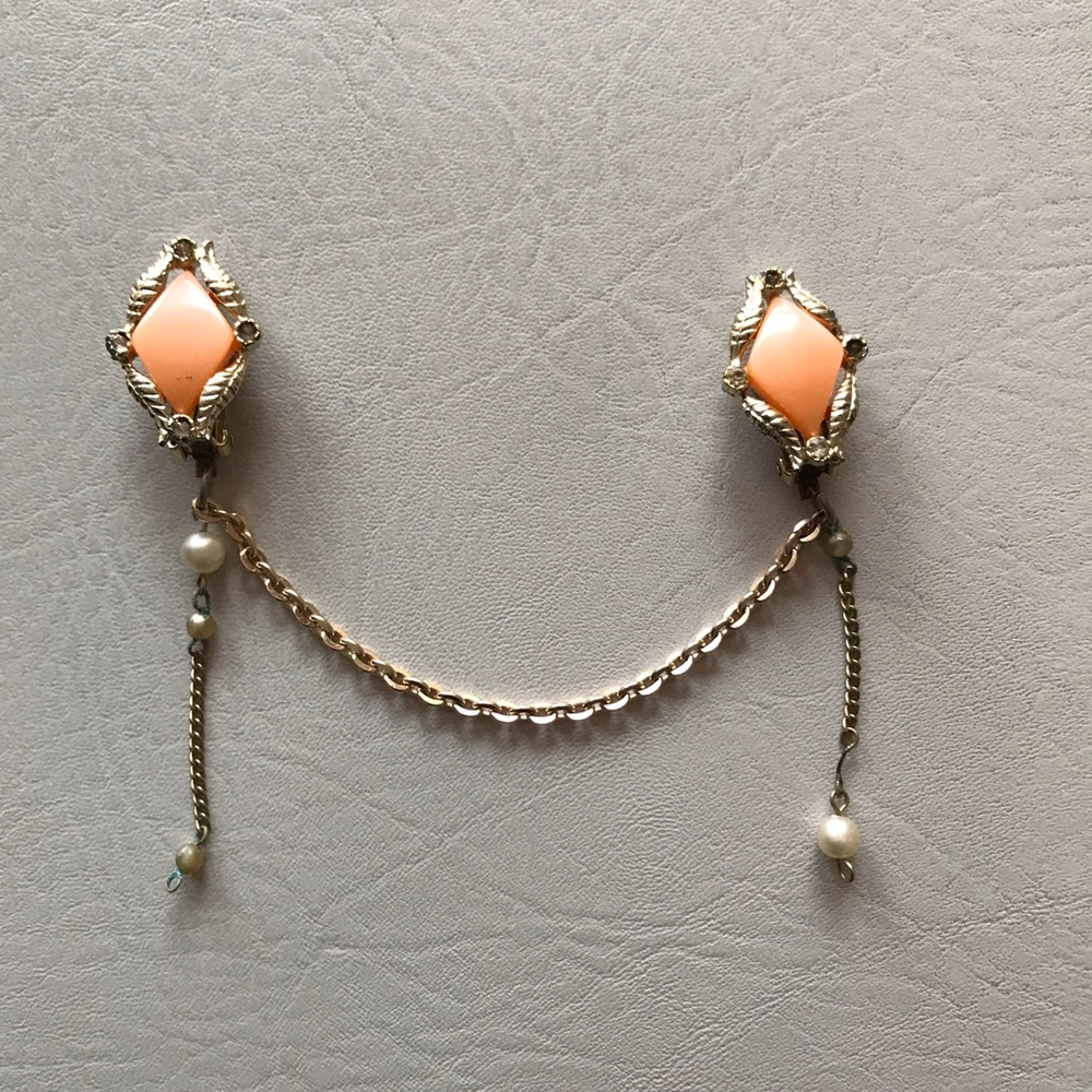 Vintage cardigan/jacket clip